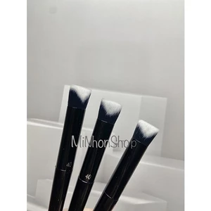 Cọ che khuyết điểm hai mặt phẳng dupe KVD #40