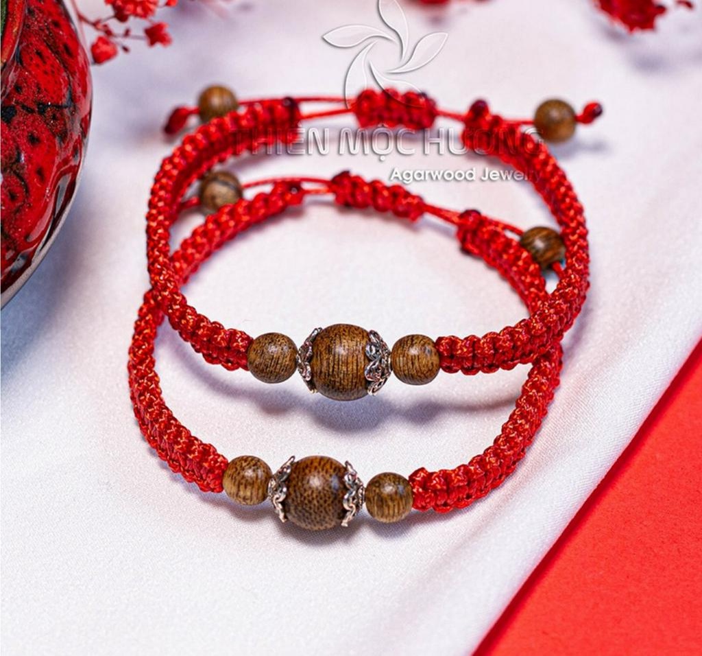Mô tả Vòng tay trầm hương chỉ đỏ may mắn Ngọc Cầu Trầm THIÊN MỘC HƯƠNG thành công giàu sang hạnh phúc - 3