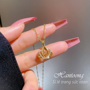 Vòng cổ titan nữ mặt vương miện thiết kế đá chuyển động độc đáo thời trang thanh lịch