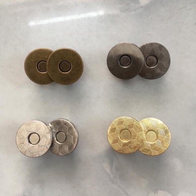 Nút hít caro 1.8cm 14k/cái