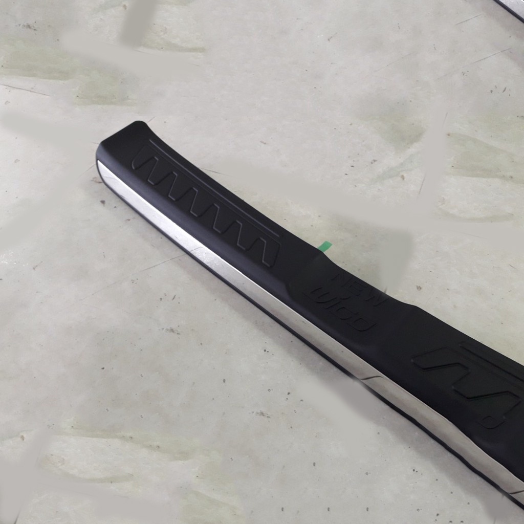 Ốp chống trầy cốp ngoài cho xe Toyota Wigo 2018-2022 chất liệu NHỰA 3D cao cấp