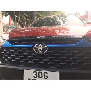 Thanh ốp mặt ca lăng nắp capo bên trên xe Toyota Corolla Cross 2019 - 2023 màu xanh bản HV - 2CT