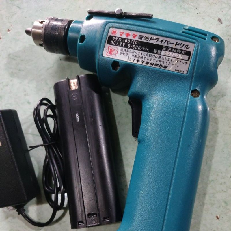 Makita 6071D 7 2v khoan pin than may vo pin khong co pin niken Shopee Vi t Nam