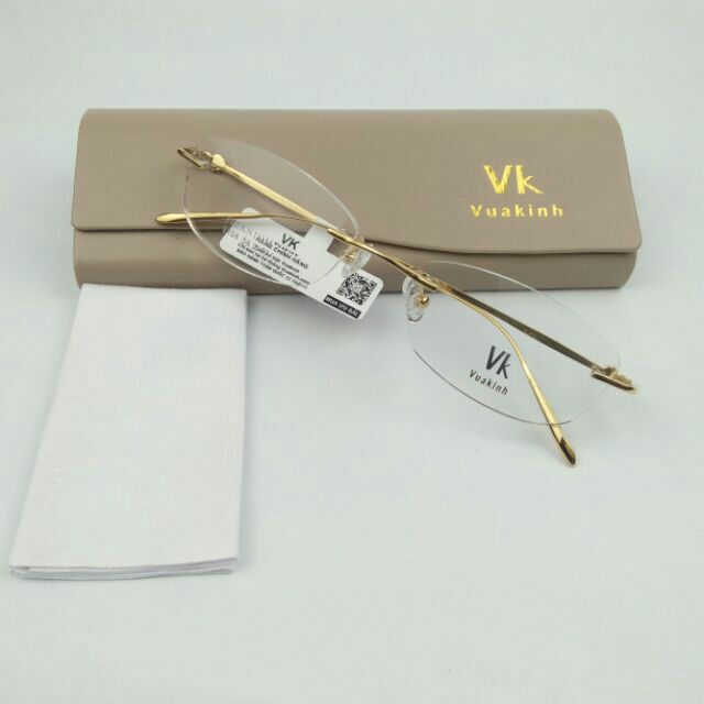 Gọng kính titan càng hoa