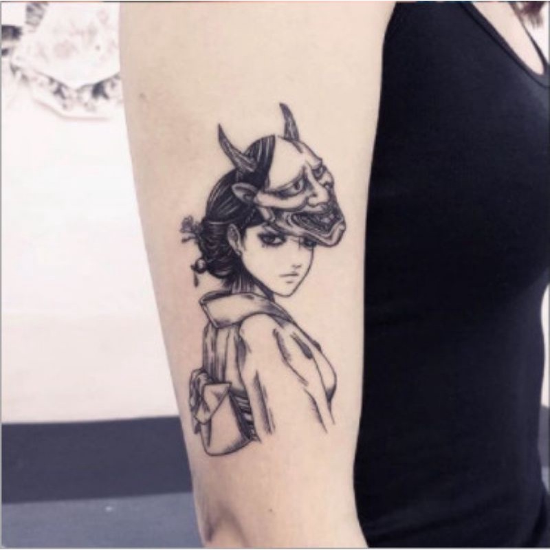Bạn là tín đồ của phong cách punk-rock đầy cá tính? Hãy thử sức với hình xăm mặt quỷ cho nữ tại Đỗ Nhân Tattoo Studio để tạo điểm nhấn độc đáo cho gương mặt của bạn nhé!