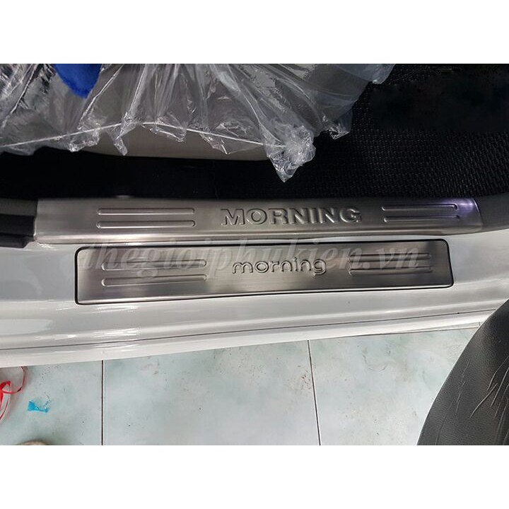 Ốp bậc cửa, nẹp bước chân xe Kia Morning 2012 - 2021, 2023, 2024, 2025 Inox cao cấp, sáng bóng
