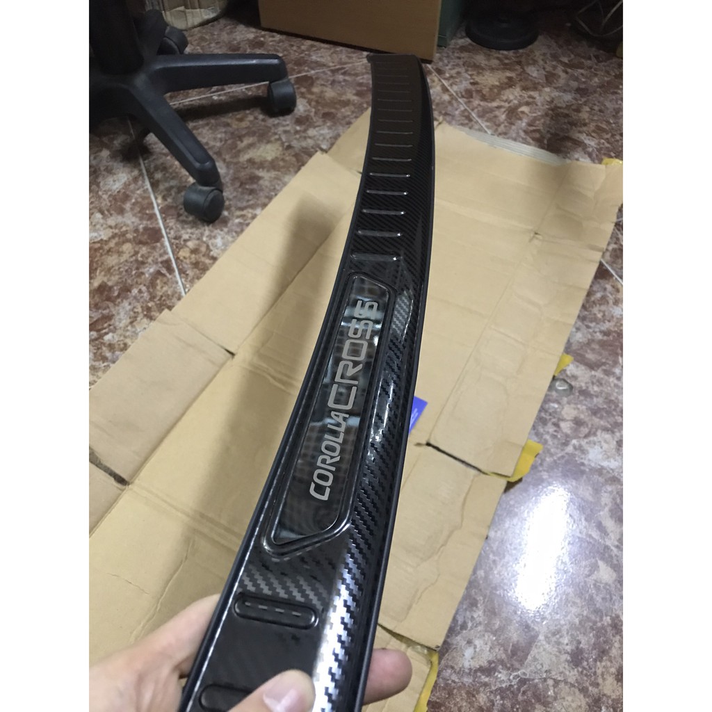 Ốp trầy cốp xe Toyota Cross 2020-2022, Chất liệu carbon cao cấp, Bộ ốp trong và ngoài cốp