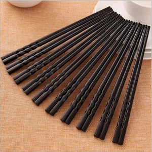 đũa nhựa phíp đen cao cấp chất lượng cao 10 đổi tiện lợi aladanh-net-vn
