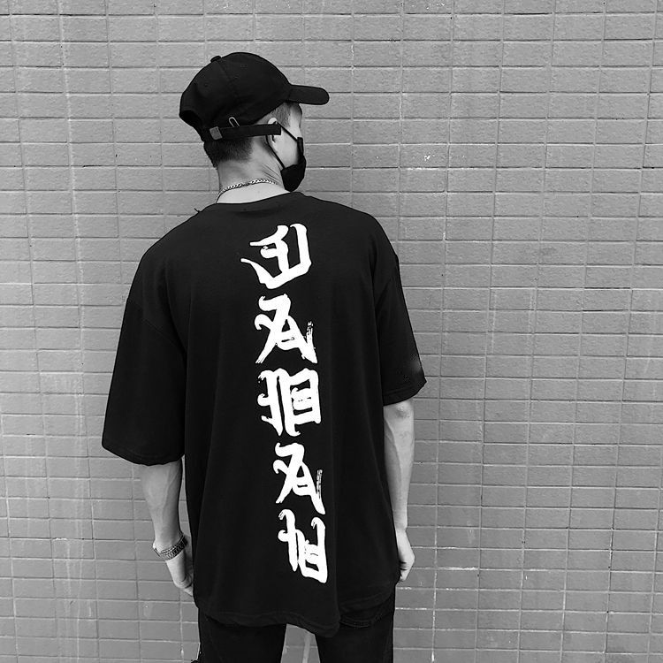 Áo thun Stee Cổ tròn  in lưng HONGKONG Words ICVCVNI Unisex Menwear