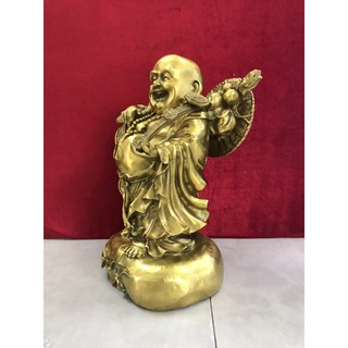 Di Lặc gánh tiền đứng trên bị bằng đồng vật phẩm phong thuỷ quà tặng trưng bày trang trí