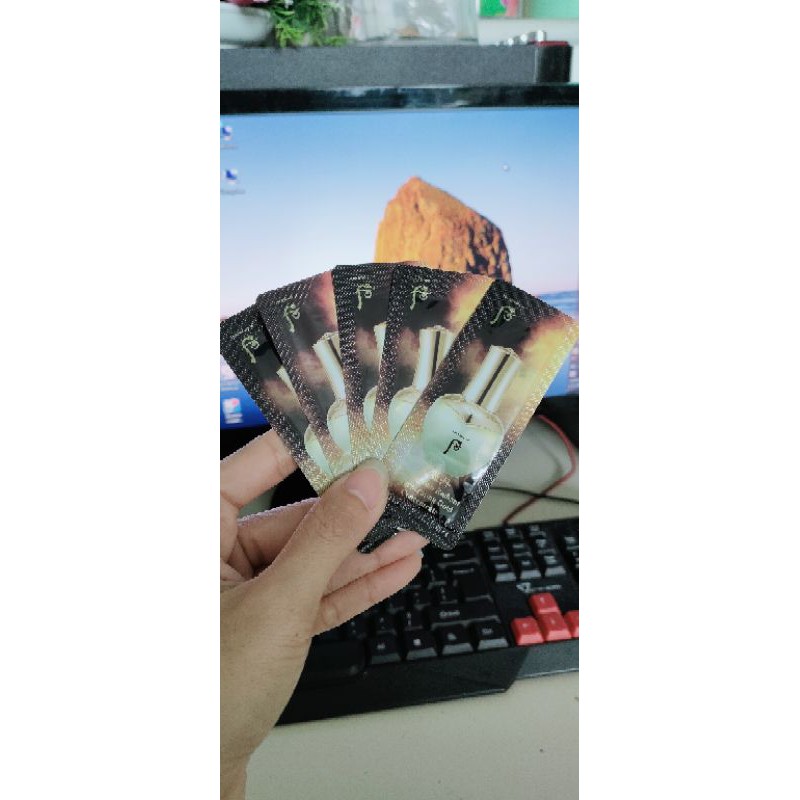 Gói Tinh chất vàng whoo hwa huyn radiant gold 1ml