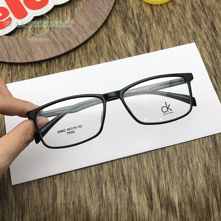 Kính cận có độ theo yêu cầu CKC V131
