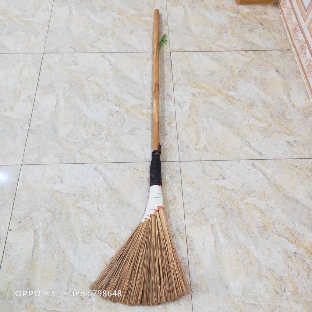 Chổi rễ quét sân vườn cán gỗ dài 140cm | Shopee Việt Nam