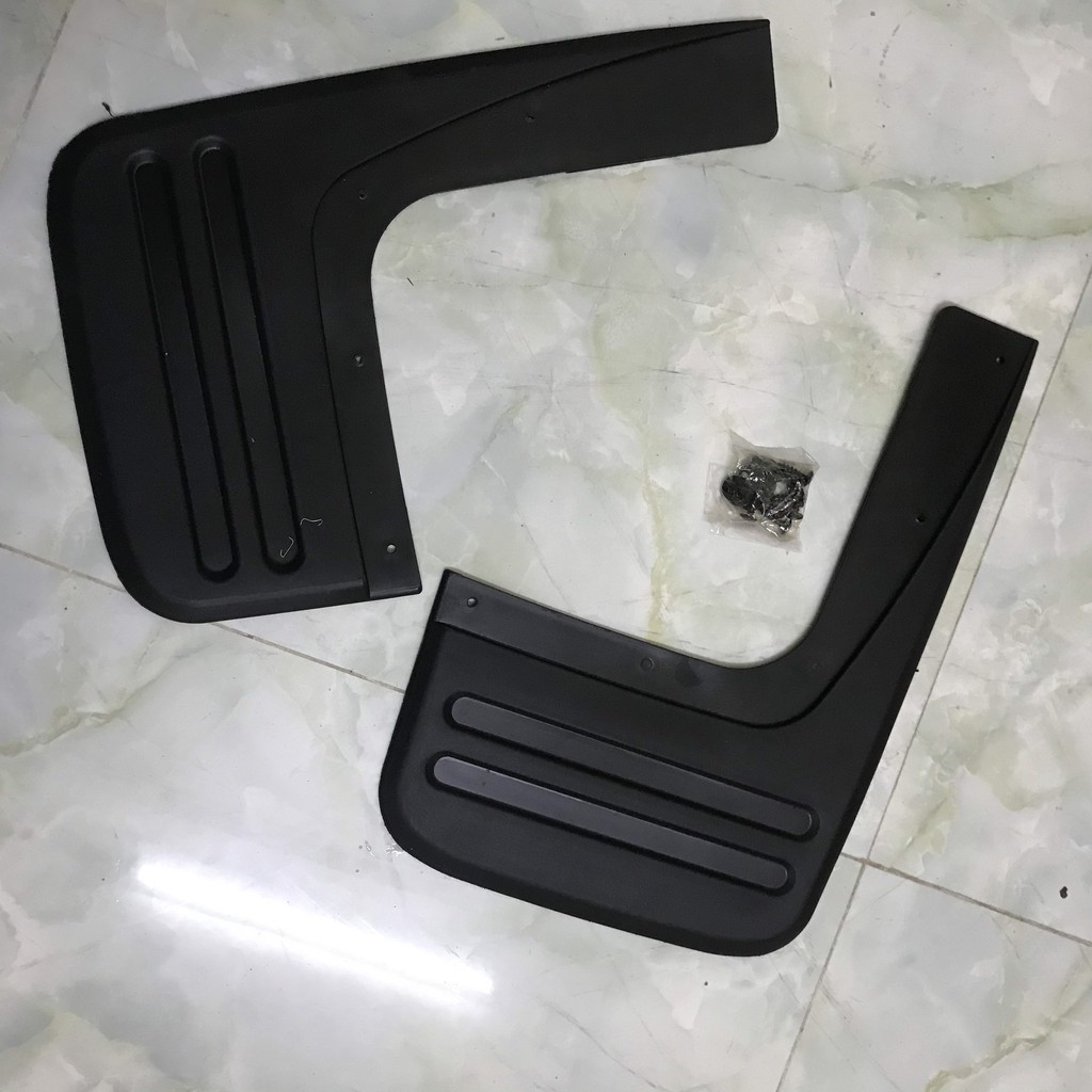 Chắn bùn 2 bánh sau xe Ford Everest các đời 2006- 2015, chắn bùn đất bắn lên xe rất tốt, bộ 2 chi tiết kèm ốc vít