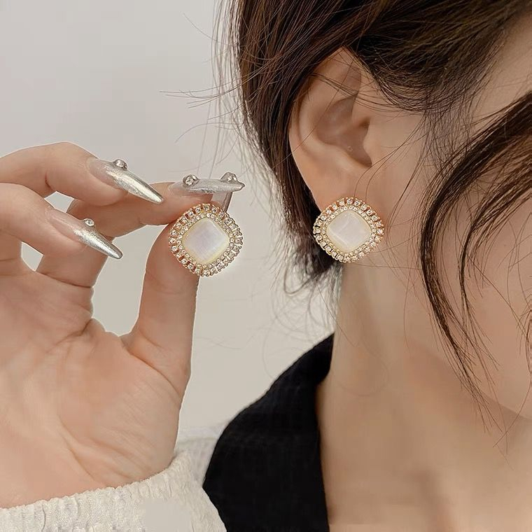 Ánh Sáng Sang Trọng Ngọc Trai Kẻ Sọc Kim Cương Kẹp Tai Tinh Tế Opal Không Cần Xuyên 2025 Phụ Kiện Thời Trang Nữ Mới