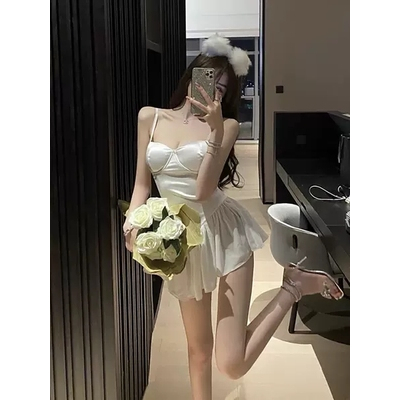 Pure Desire Đầm Hai Dây Cổ Sâu Nhỏ Ôm Eo Bất Đối Xứng Quyến Rũ Ngọt Ngào Cho Nữ