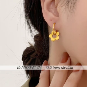 Khuyên tai titan không gỉ mạ vàng 18k hình bông hoa xinh xắn ngọt ngào dành cho nữ