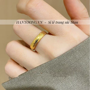 Nhẫn titan không gỉ mạ vàng 24k thiết kế vân vảy cá lấp lánh thời trang thanh lịch dành cho nữ
