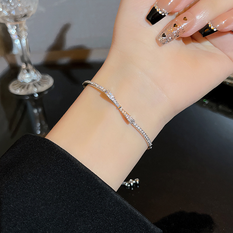 Vòng Tay Đính Nơ Zircon Sang Trọng Cho Nữ
