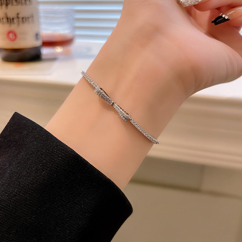 Vòng Tay Đính Nơ Zircon Sang Trọng Cho Nữ