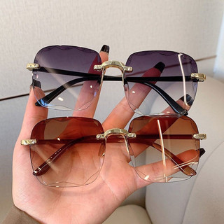 Kính Mát Mới Cho Nữ Thời Trang Không Vành Đi Biển Gradient Kính Mát Nữ Retro Thương Hiệu Sắc Thái UV400 Kính Mắt