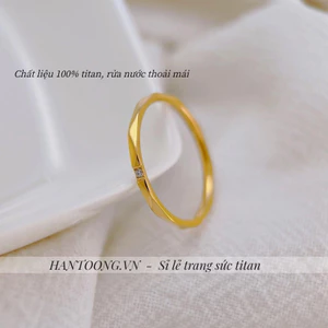 Nhẫn nữ bằng titan không gỉ mạ vàng 18k thiết kế hoạ tiết sóng nước phong cách nhẹ nhàng tinh tế