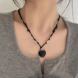 Vòng cổ Mặt Trái Tim Đính Đá Opal Màu Đen