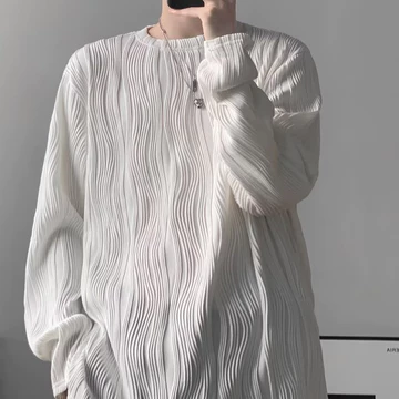 Áo thun dài tay họa tiết xếp li nam M-3XL Áo thun dài tay hai màu mặc đường phố ngoại cỡ Áo thun dài tay cao cấp Phong cách mong muốn thuần khiết Áo thun nam mỏng đơn giản Áo thun nam dáng rộng cổ trò