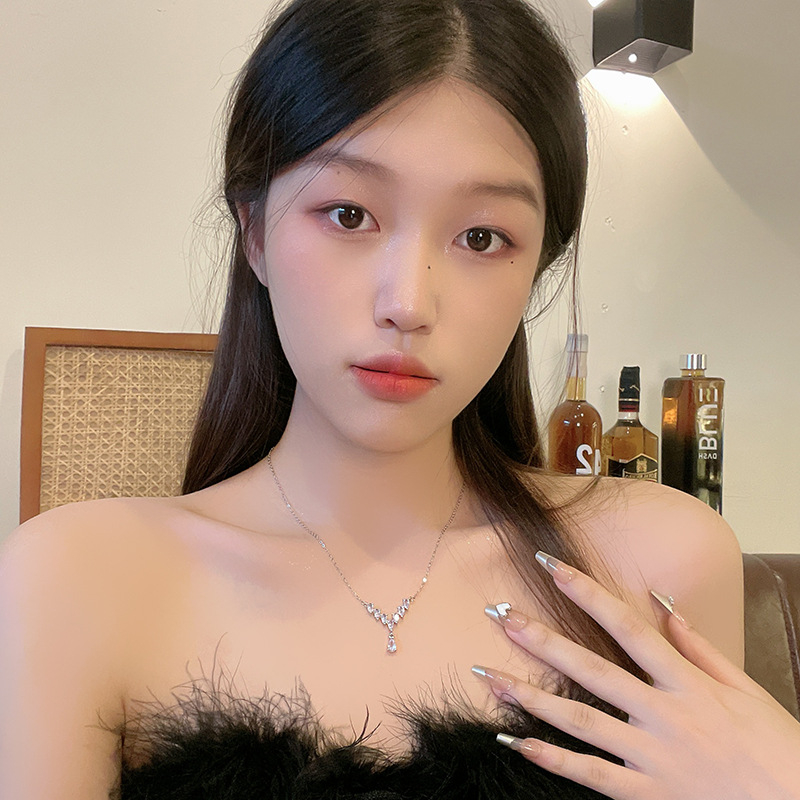 Mới Vòng Cổ choker Bằng Thép Titan Mặt Hình Giọt Nước Đính Đá zircon Thời Trang Cho Nữ