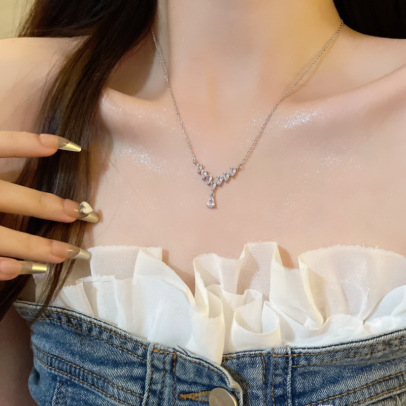 Mới Vòng Cổ choker Bằng Thép Titan Mặt Hình Giọt Nước Đính Đá zircon Thời Trang Cho Nữ