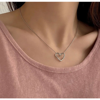 Dây chuyền bện thủ công với mặt dây chuyền dễ thương