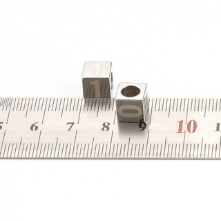 Hạt xuyên lỗ vuông kỹ thuật số bằng thép không gỉ cho phụ kiện trang sức DIY