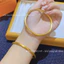 Vòng tay titan nữ không gỉ mạ vàng 24k thiết kế vân sợi theo phong cách cổ điển sang trọng