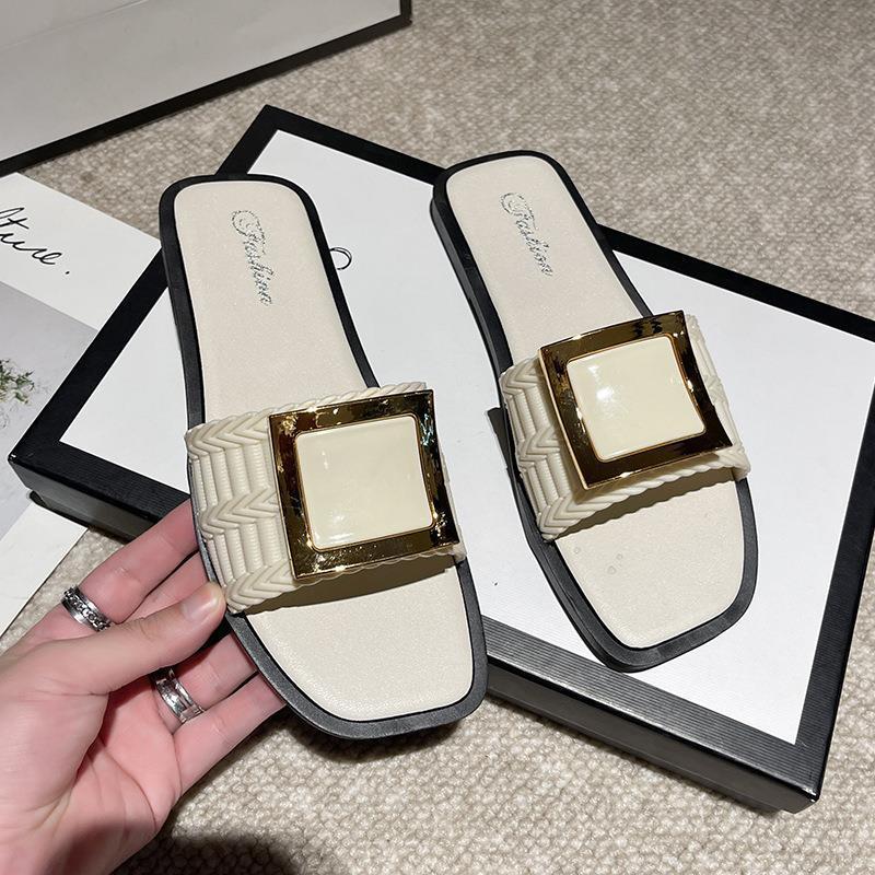 Giày Sandal Đế Bằng Mềm Mại Thoải Mái Chống Trượt Phong Cách Thời Trang Mới 2025