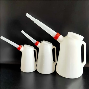 Bình Đo Lường Dầu Có Vòi Rót Linh Hoạt Cho Gara 2L