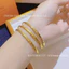 Vòng tay titan cao cấp không gỉ mạ vàng 24k thiết kế hoa văn hình thoi thời trang thanh lịch dành cho nữ