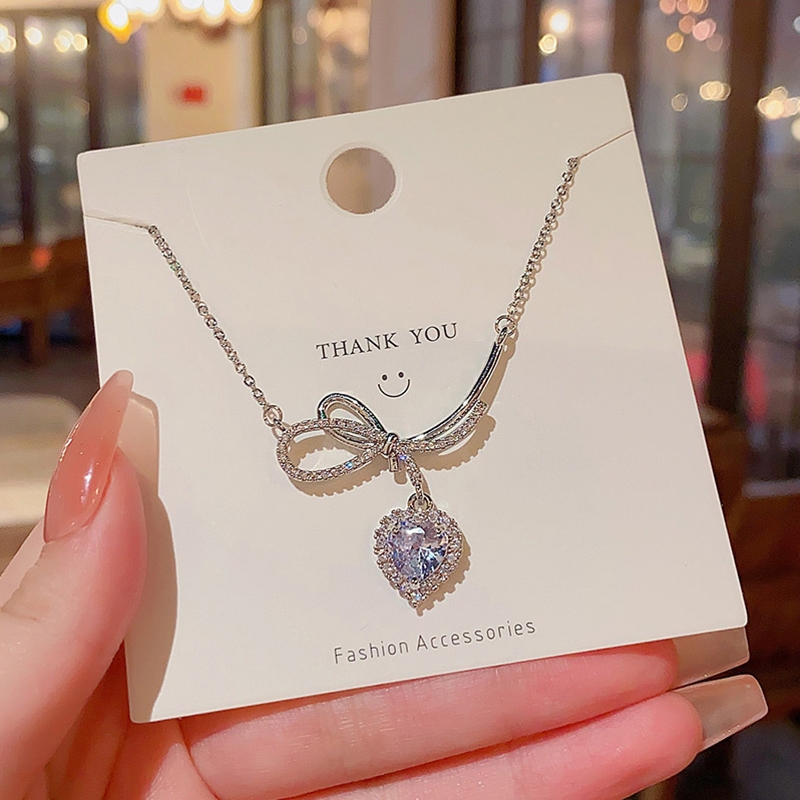 Vòng cổ Thép Titan Mặt Trái Tim Đính Đá Zircon Sang Trọng