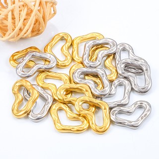 Mặt dây chuyền rỗng hình trái tim bằng thép không gỉ Phụ kiện trang sức DIY Vàng 18k Quyến rũ nhỏ