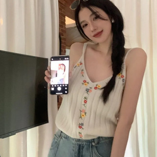 K Dệt Kim Nhỏ Camisole Mùa Hè Phong Cách Mới Thêu Cổ Chữ V Áo Dệt Kim Ngắn