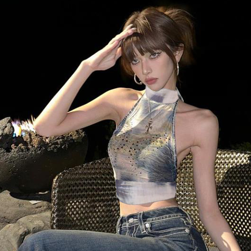 Áo Croptop Sát Nách Hở Lưng Dáng Ôm In Họa Tiết Bướm Đính Đá Thời Trang Cho Nữ