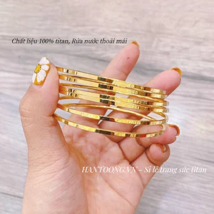 Vòng tay titan nữ không gỉ mạ vàng 18k thiết kế bản trơn đơn giản phong cách thời trang tao nhã tinh tế