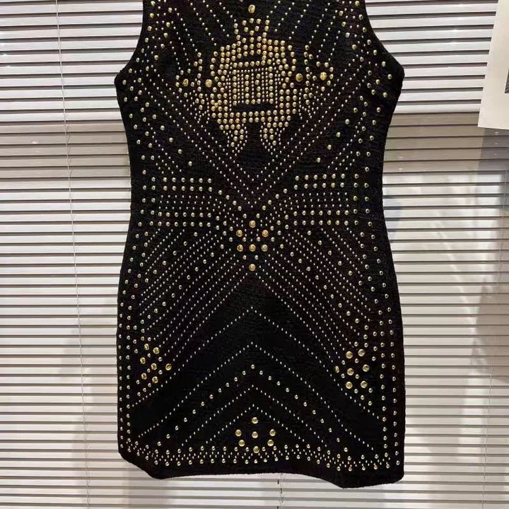 Công nghiệp nặng Công nghiệp nặng Phong cách đinh tán nóng Váy đính đá mùa xuân 2024 Phong cách mới Tweed eo hẹp Váy nữ