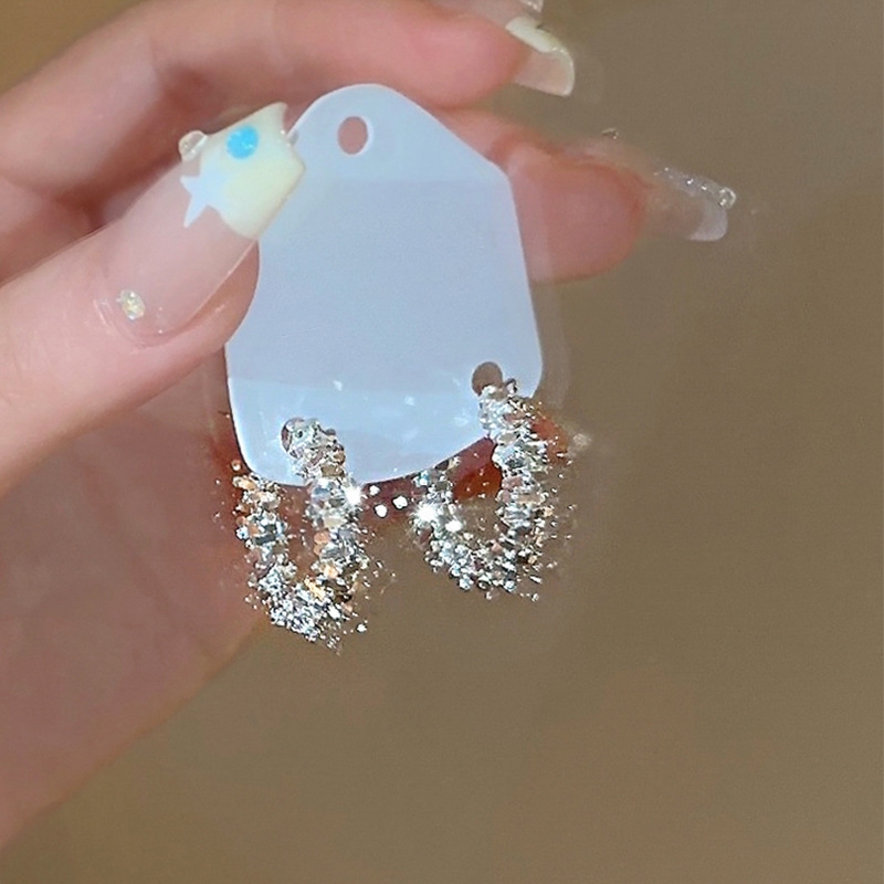 S925 Bạc Kim Ánh Sáng Sang Trọng Và Nhỏ Đám Đông Hình Chữ C Bông Tai Nữ Tính Khí Đa Năng Siêu Lấp Lánh Bông Tai
