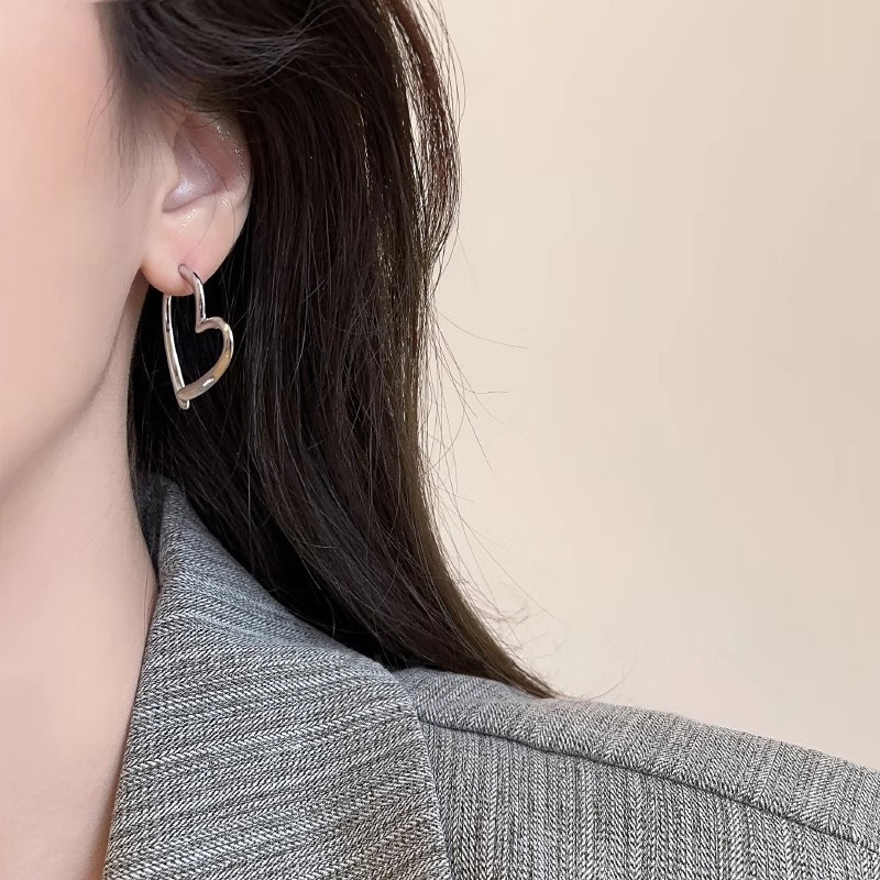 S925 Bạc Kim Mới Kim Chữ Thập Trái Tim Bông Tai Nữ Tính Khí Đơn Giản Bông Tai