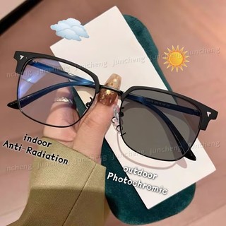 Hàn Quốc Khung Đen Kính Photochromic Dành Cho Nữ Vuông Chống Ánh Sáng Xanh Kính Mắt Chống Bức Xạ