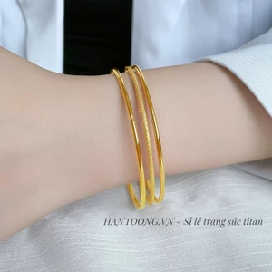 Bộ 3 vòng tay titan cao cấp không gỉ mạ vàng 18k phun cát ánh kim lấp lánh thời trang sang trọng dành cho nữ
