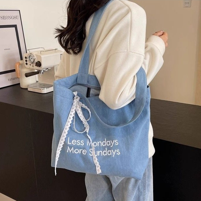 Túi tote denim dung tích lớn, đeo vai hoặc đeo chéo, phong cách đi lại, thêu họa tiết