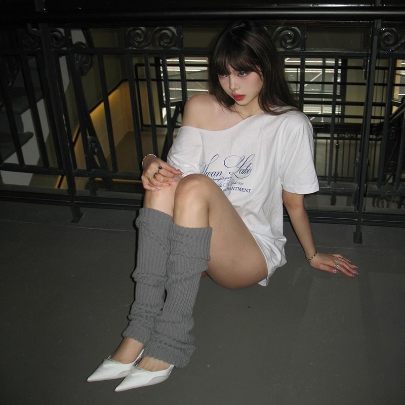 Cutenew In Hình Quá Khổ Áo Thun Nữ Mùa Hè Bất Đối Xứng Rời Phong Cách Đường Phố Ngoài Vai Top