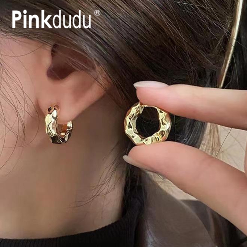 Ảnh Pinkdu Đơn Giản Nhỏ Vòng Tròn Vàng Bông Tai Thanh Lịch Mini Vòng Bông Tai Trang Sức Quà Tặng PD1897 1
