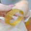 Vòng tay titan không gỉ mạ vàng 18k thiết kế hoạ tiết lấp lánh thời trang trẻ trung dành cho nữ